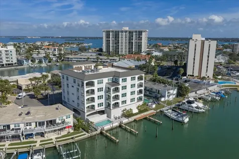 211 Dolphin Point Clearwater FL 33767