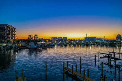 211 Dolphin Point Clearwater FL 33767
