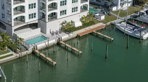 211 Dolphin Point Clearwater FL 33767