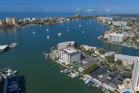 211 Dolphin Point Clearwater FL 33767