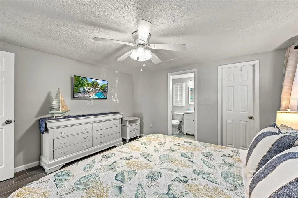 1123 Crescent Street Sarasota FL 34242