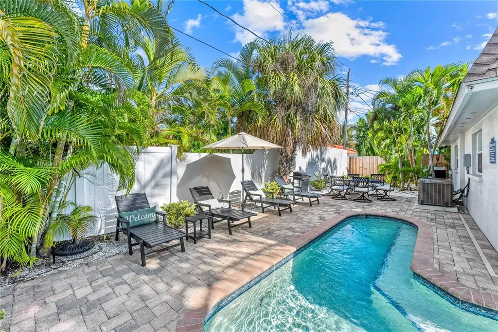 1123 Crescent Street Sarasota FL 34242