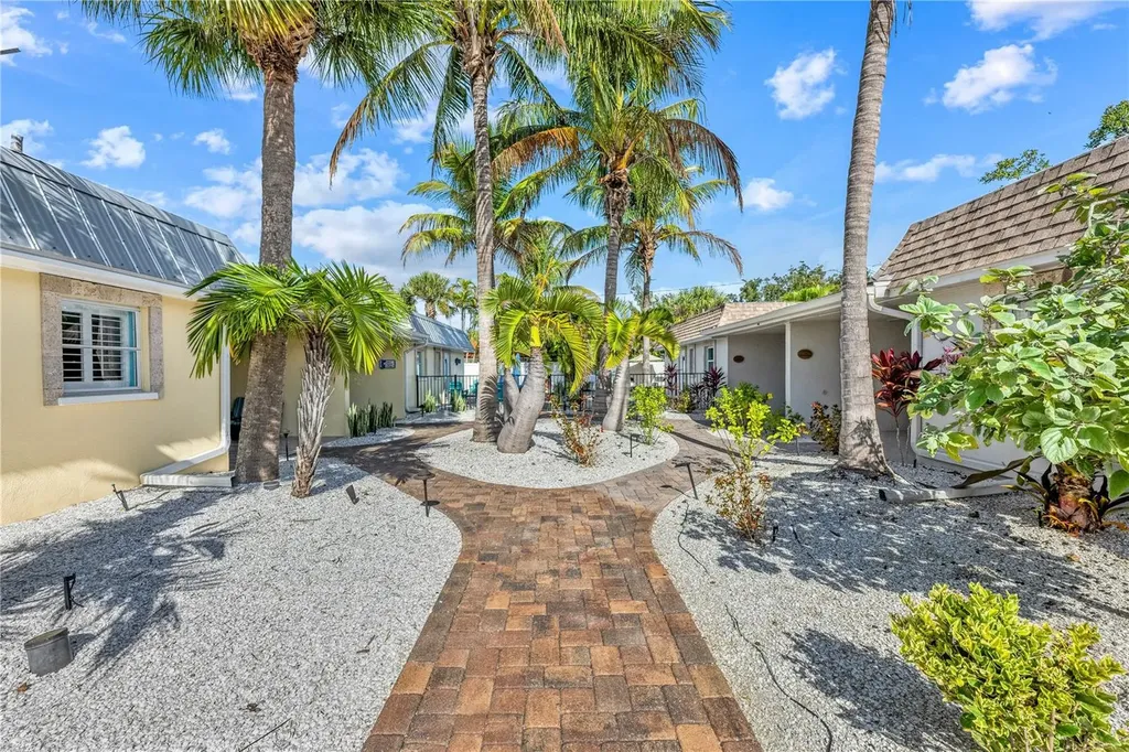 1123 Crescent Street Sarasota FL 34242