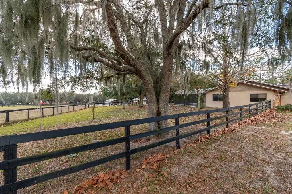 2902 Marion County Road Weirsdale FL 32195