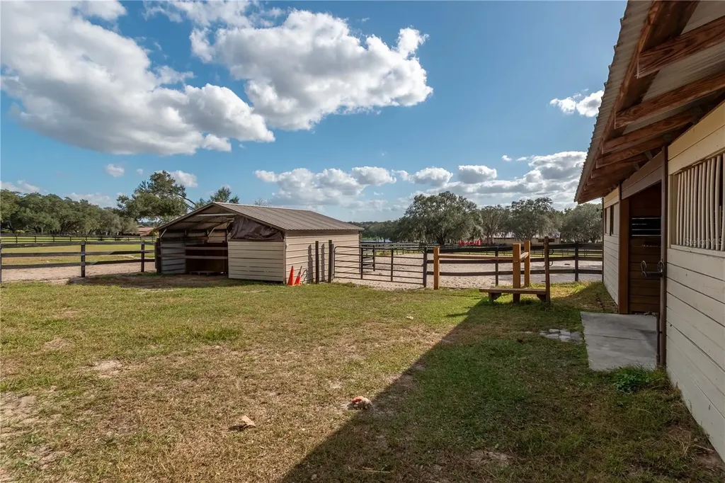 2902 Marion County Road Weirsdale FL 32195