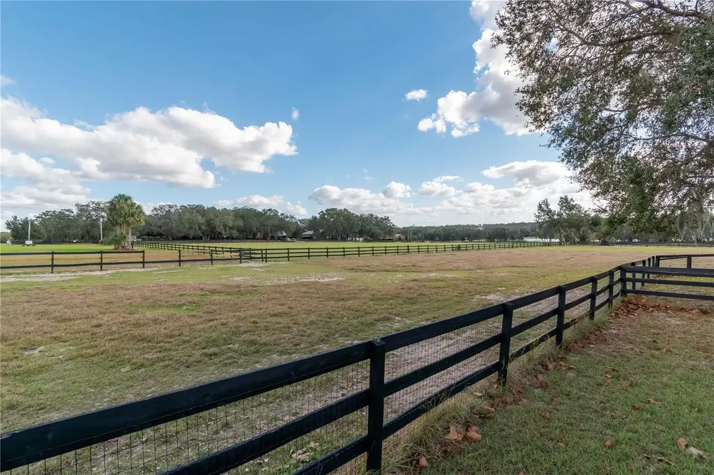 2902 Marion County Road Weirsdale FL 32195