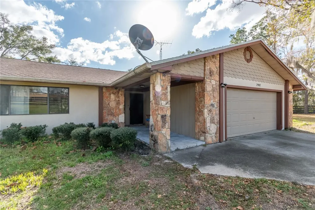 2902 Marion County Road Weirsdale FL 32195