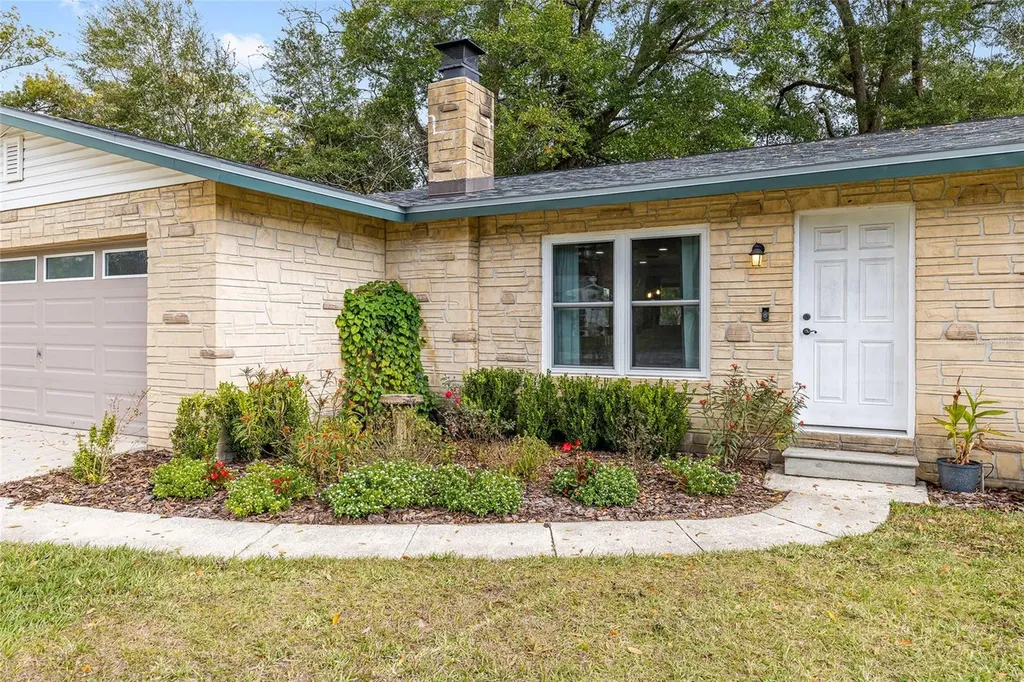 903 NE 17th Court Ocala FL 34470