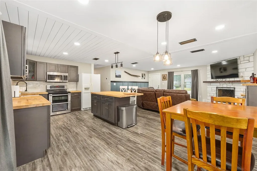 903 NE 17th Court Ocala FL 34470