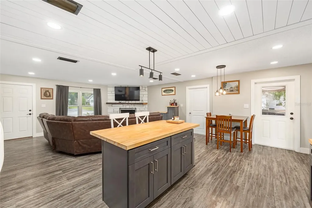 903 NE 17th Court Ocala FL 34470