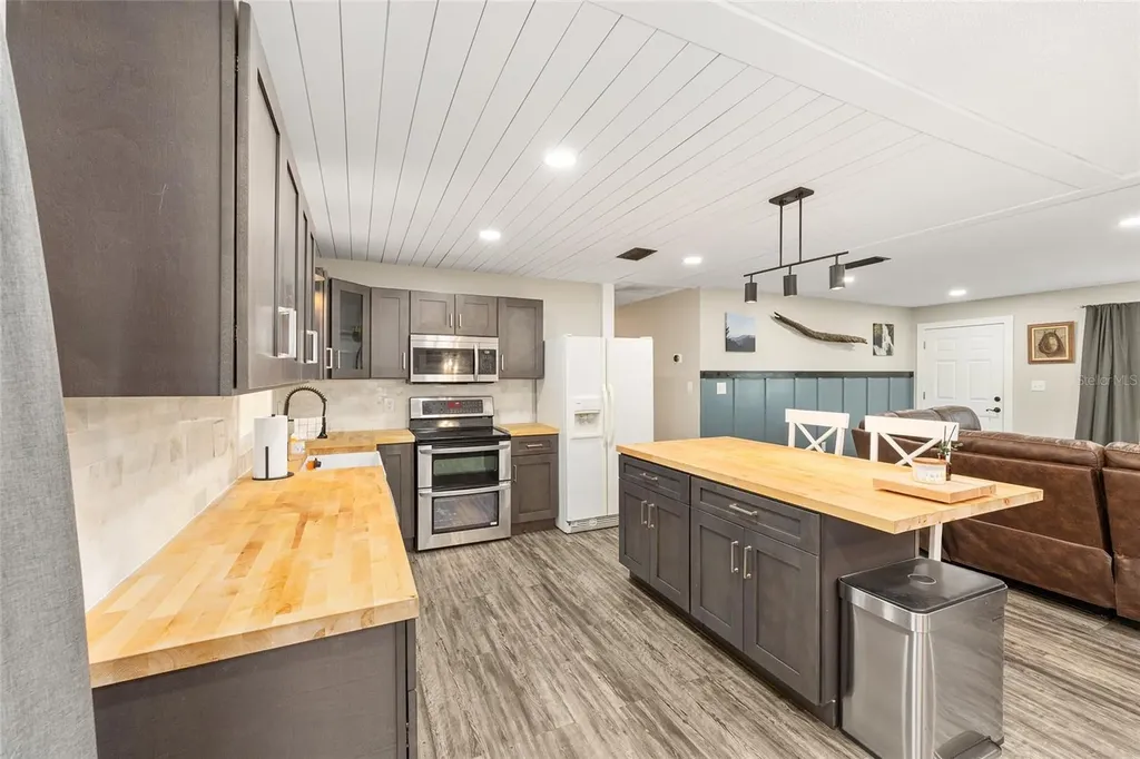 903 NE 17th Court Ocala FL 34470
