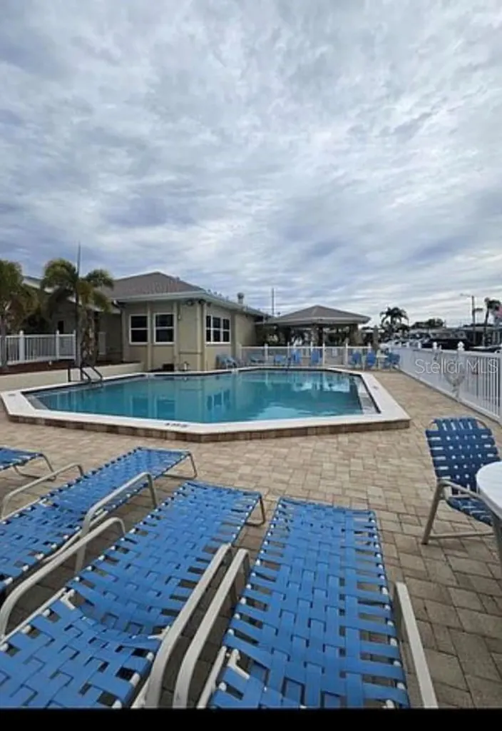 3301 Alt 19 Dunedin FL 34698