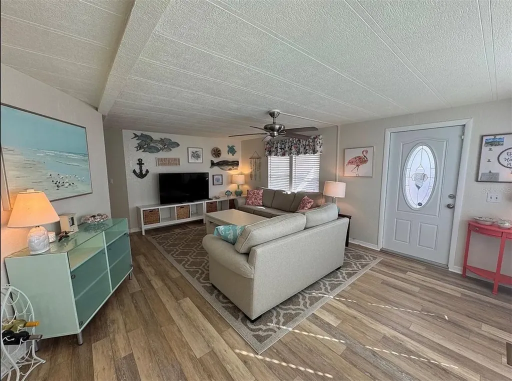 3301 Alt 19 Dunedin FL 34698