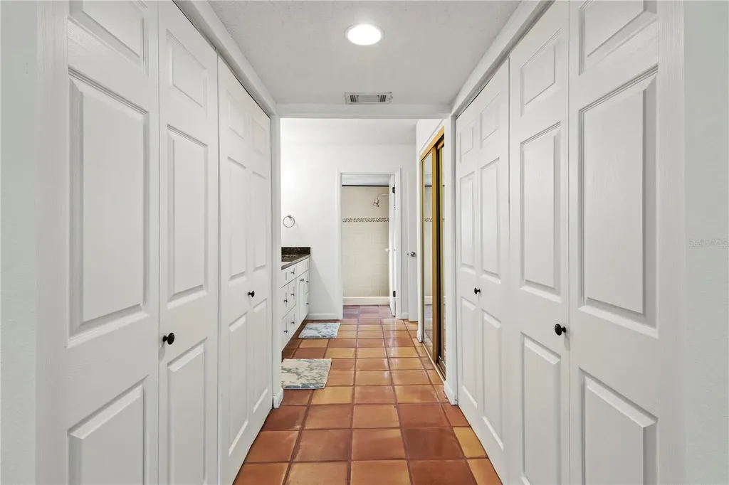 2375 Lakeside Mews Sarasota FL 34235
