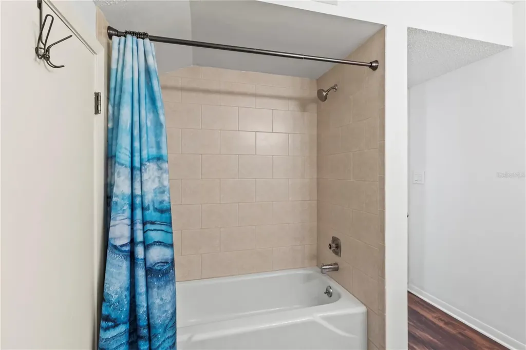 2375 Lakeside Mews Sarasota FL 34235
