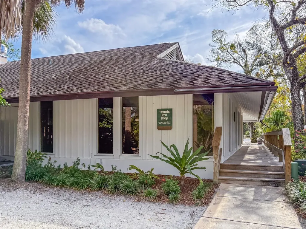 2375 Lakeside Mews Sarasota FL 34235