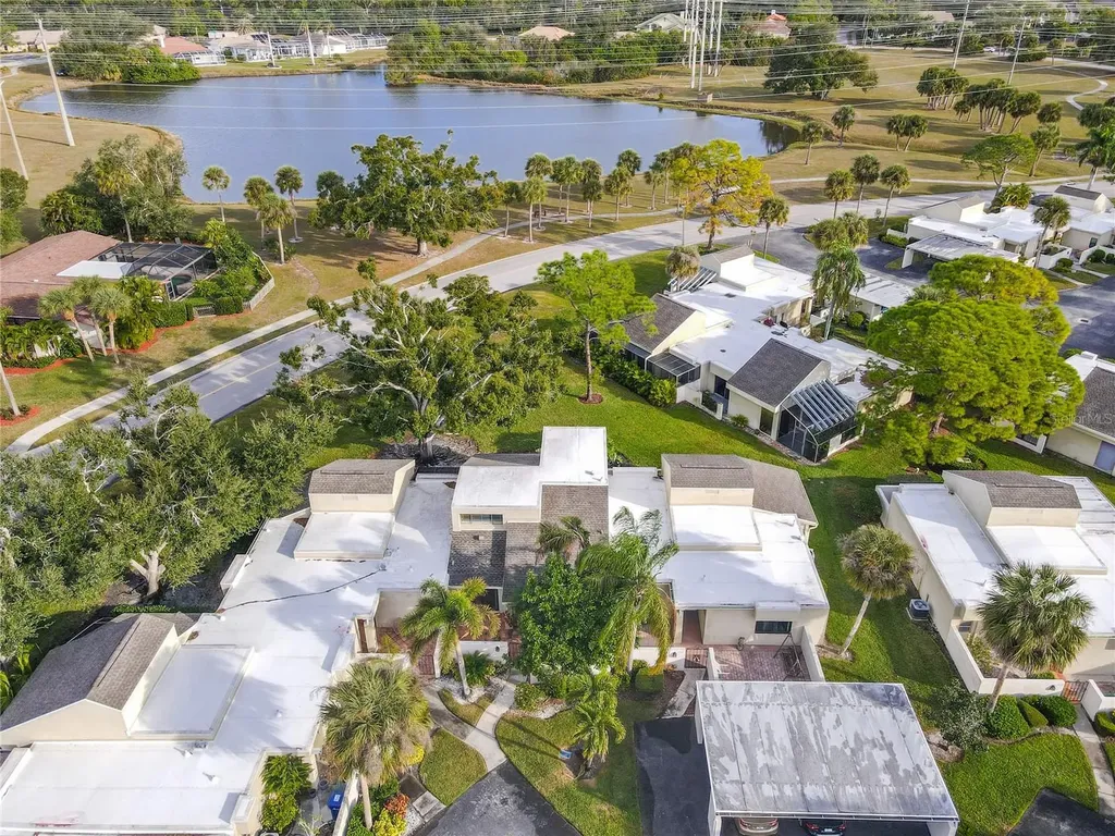 2375 Lakeside Mews Sarasota FL 34235