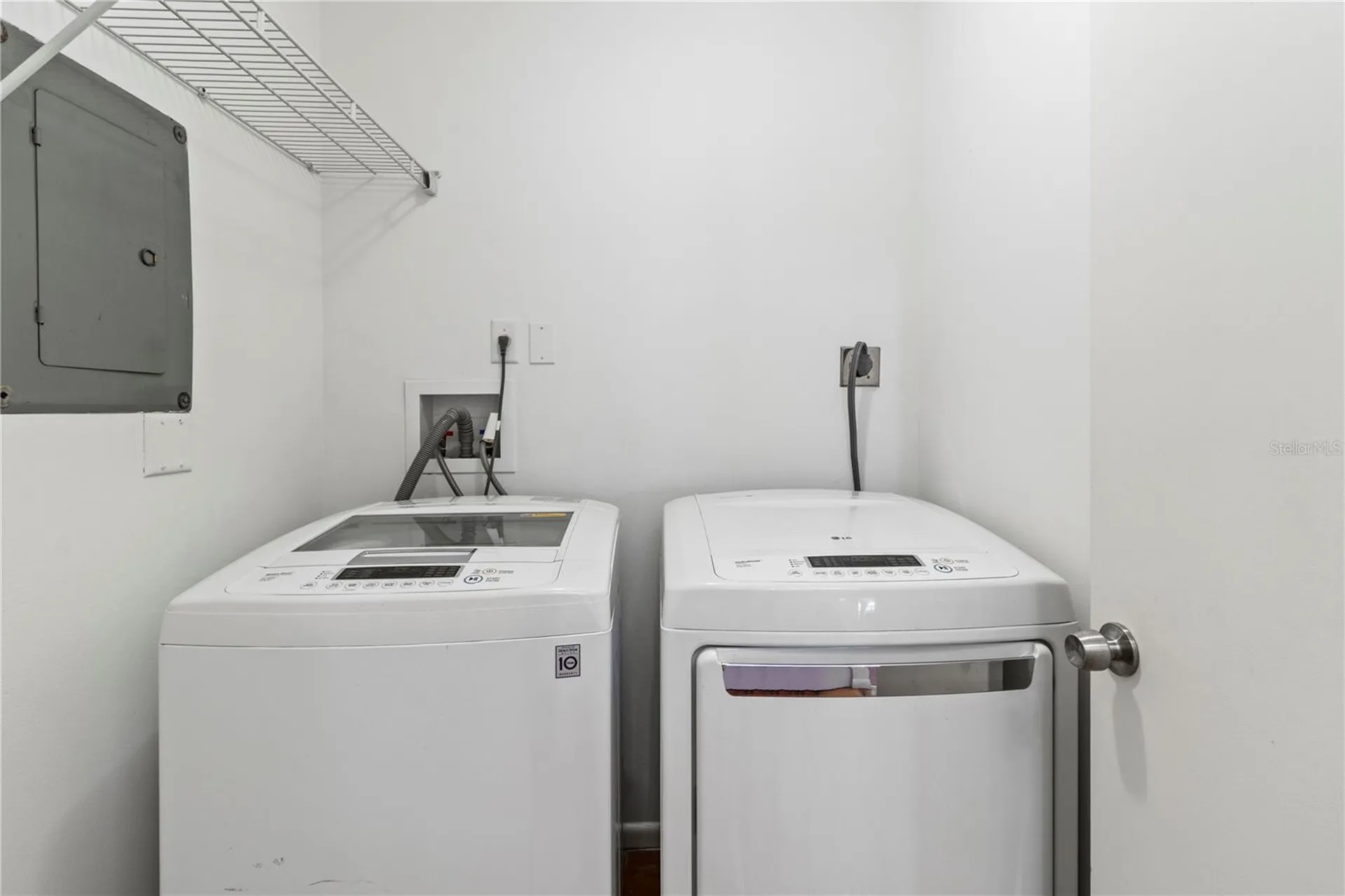 2375 Lakeside Mews Sarasota FL 34235