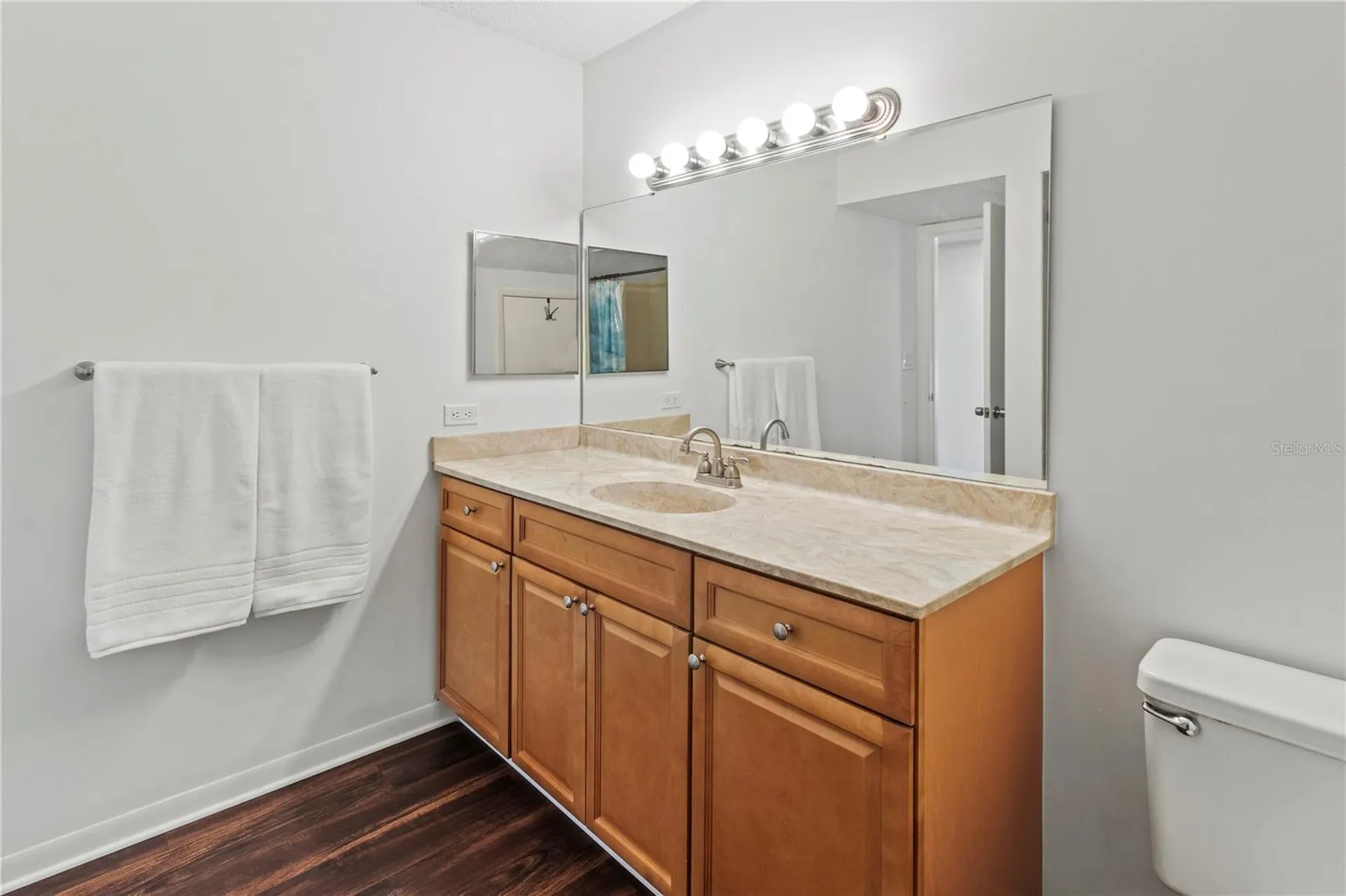 2375 Lakeside Mews Sarasota FL 34235