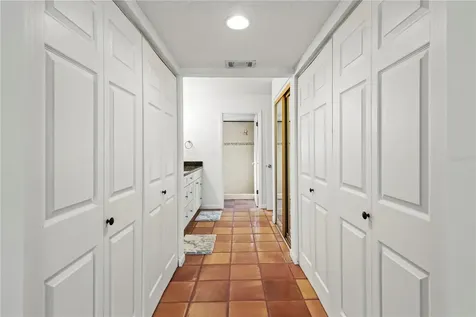 2375 Lakeside Mews Sarasota FL 34235