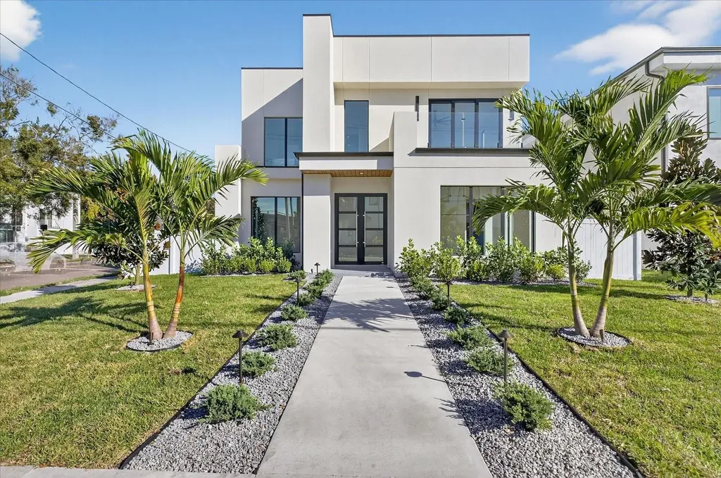 3702 S Lynwood Avenue Tampa FL 33611