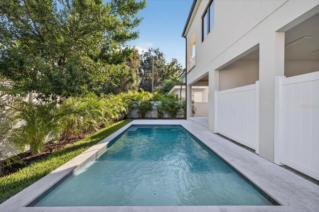3702 S Lynwood Avenue Tampa FL 33611