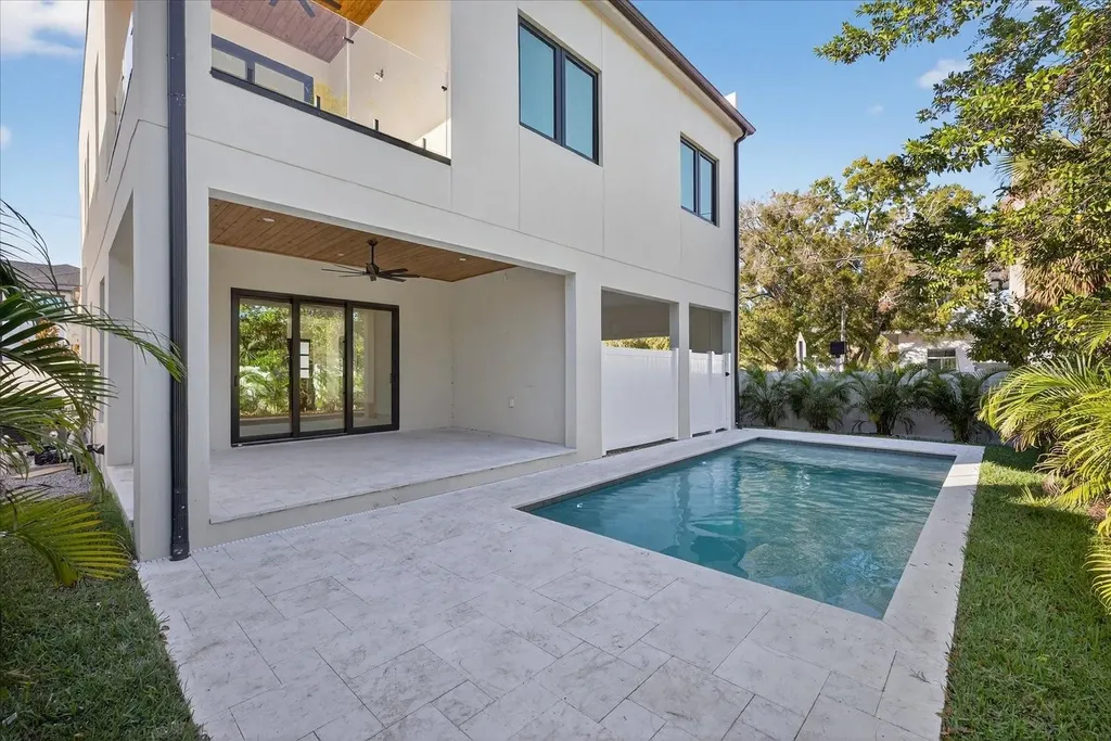 3702 S Lynwood Avenue Tampa FL 33611