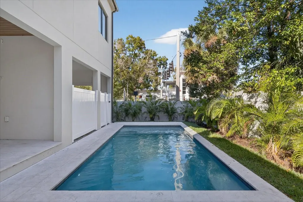 3702 S Lynwood Avenue Tampa FL 33611