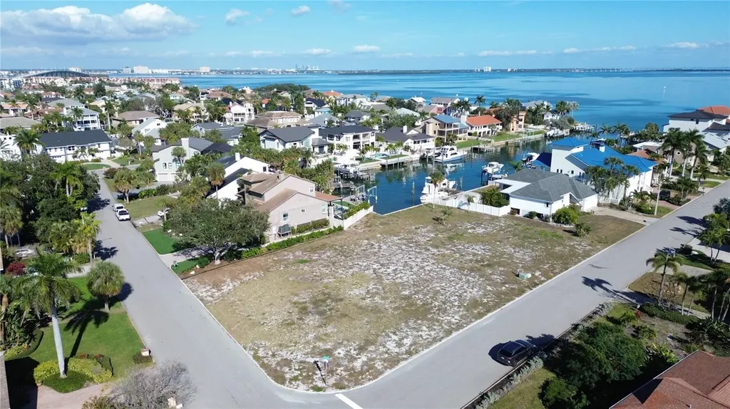 139 9th Street E Tierra Verde FL 33715