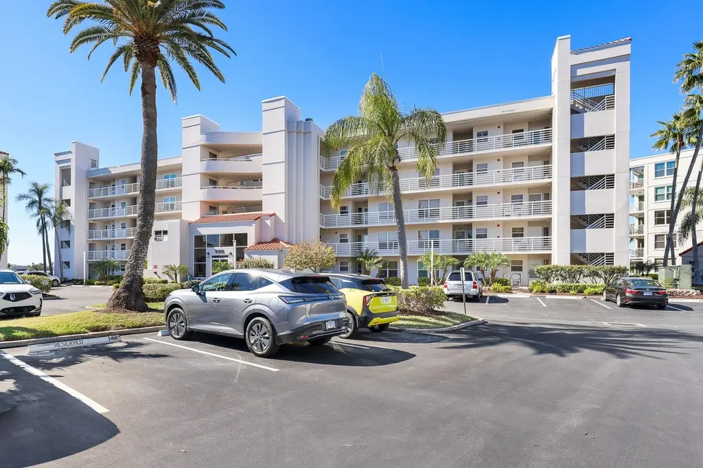 5901 Bahia Del Mar Circle St Petersburg FL 33715