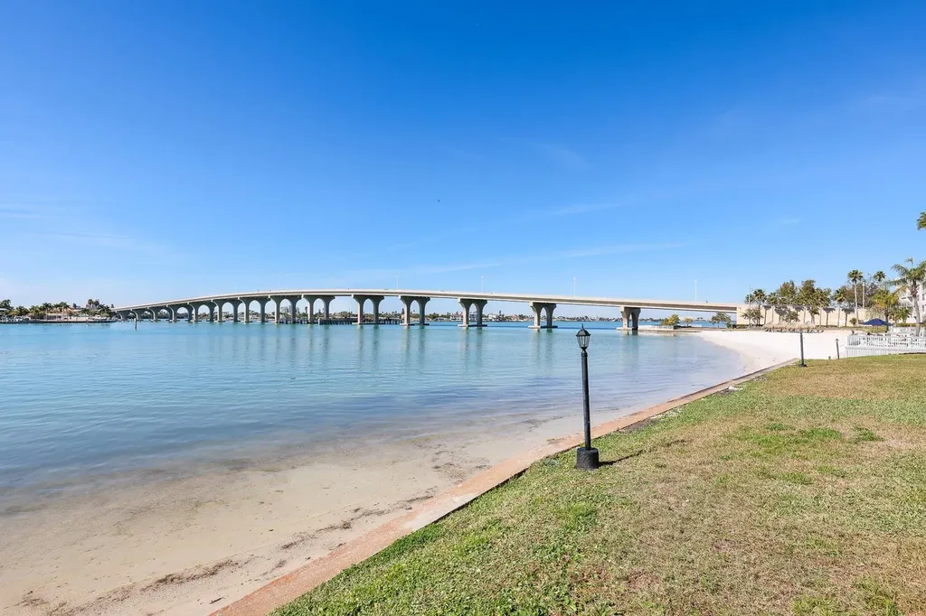 5901 Bahia Del Mar Circle St Petersburg FL 33715