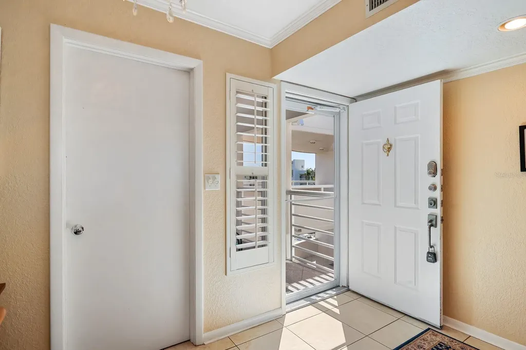 5901 Bahia Del Mar Circle St Petersburg FL 33715