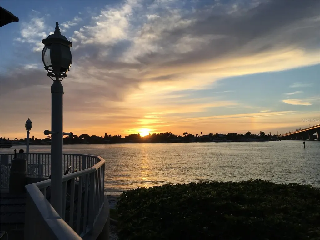 5901 Bahia Del Mar Circle St Petersburg FL 33715