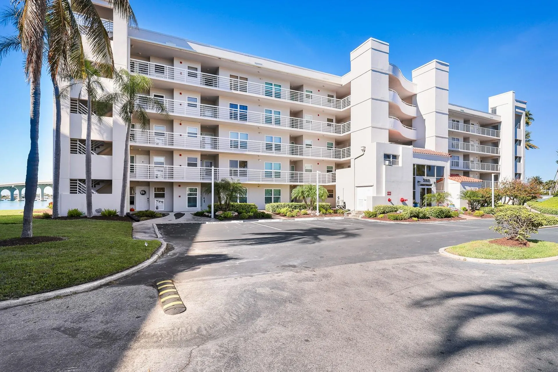 5901 Bahia Del Mar Circle St Petersburg FL 33715