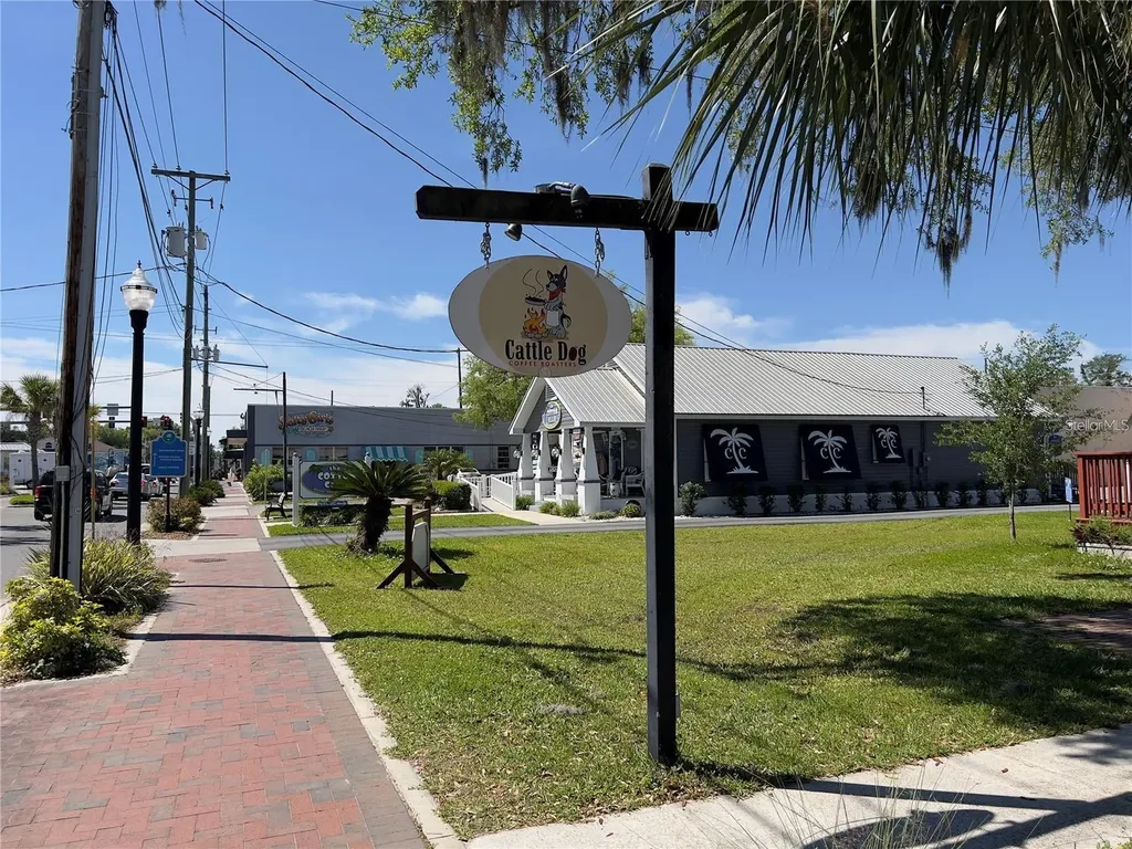 332 NW Crystal Street Crystal River FL 34428