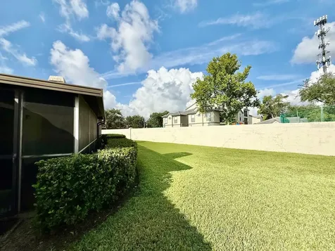 18308 Aintree Court Tampa FL 33647