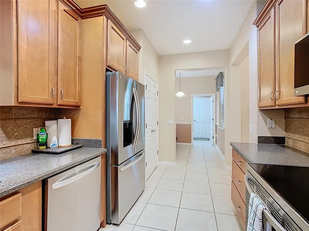 2472 Palm Tree Drive Kissimmee FL 34759