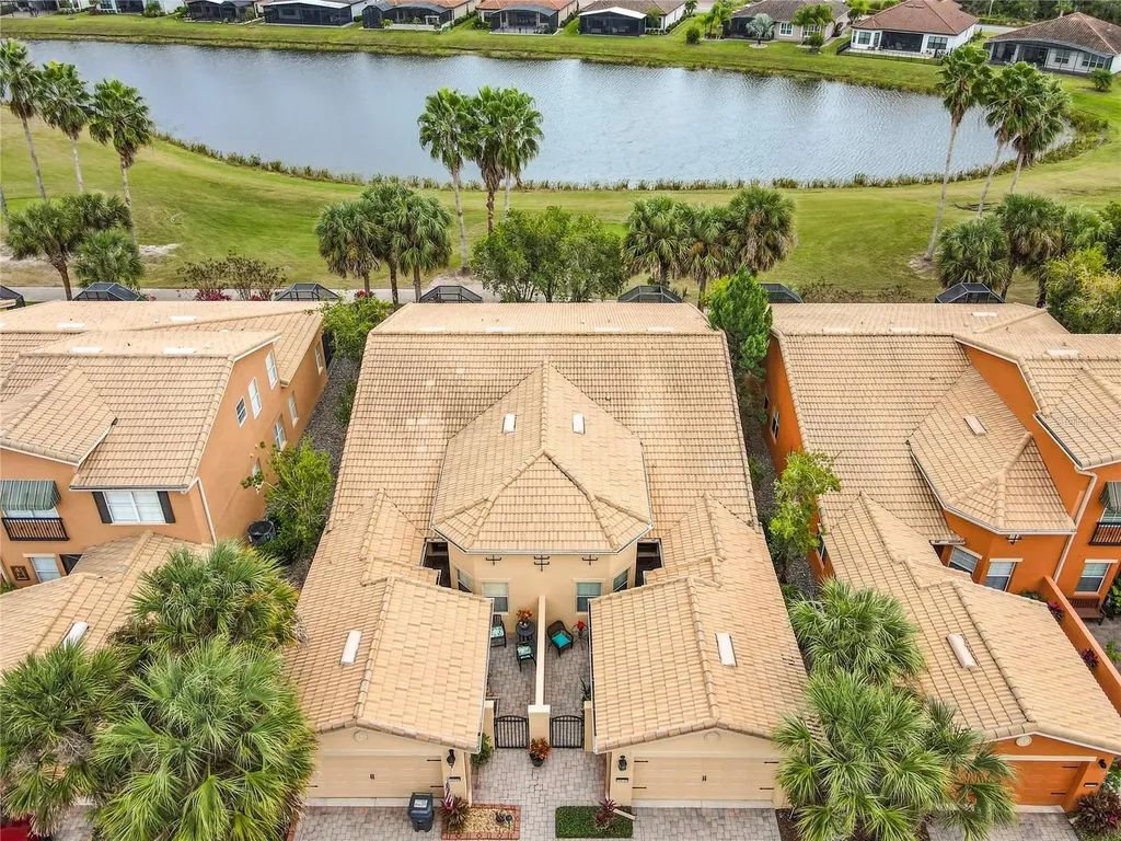 2472 Palm Tree Drive Kissimmee FL 34759