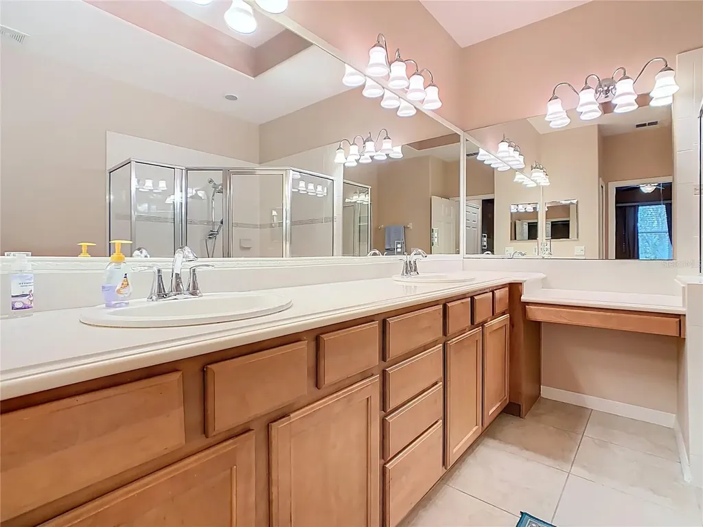 2472 Palm Tree Drive Kissimmee FL 34759