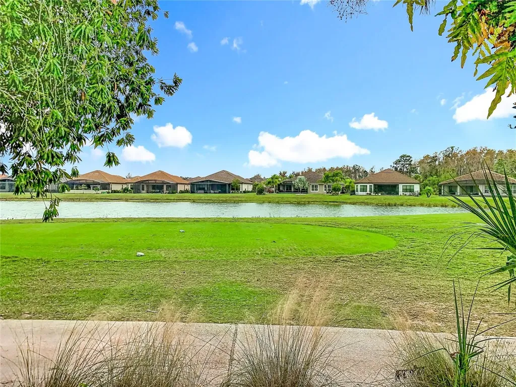 2472 Palm Tree Drive Kissimmee FL 34759