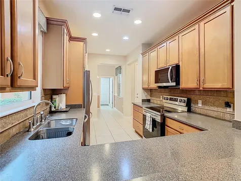 2472 Palm Tree Drive Kissimmee FL 34759