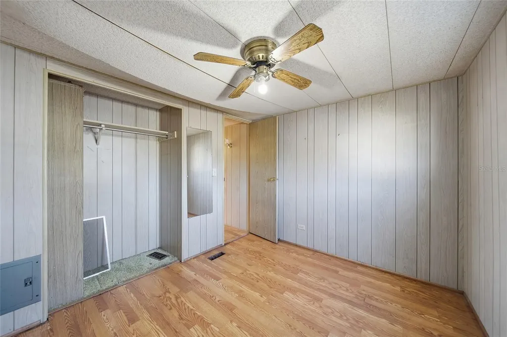 7803 46th Avenue N St Petersburg FL 33709