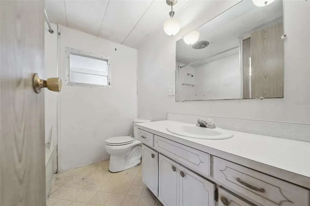 7803 46th Avenue N St Petersburg FL 33709