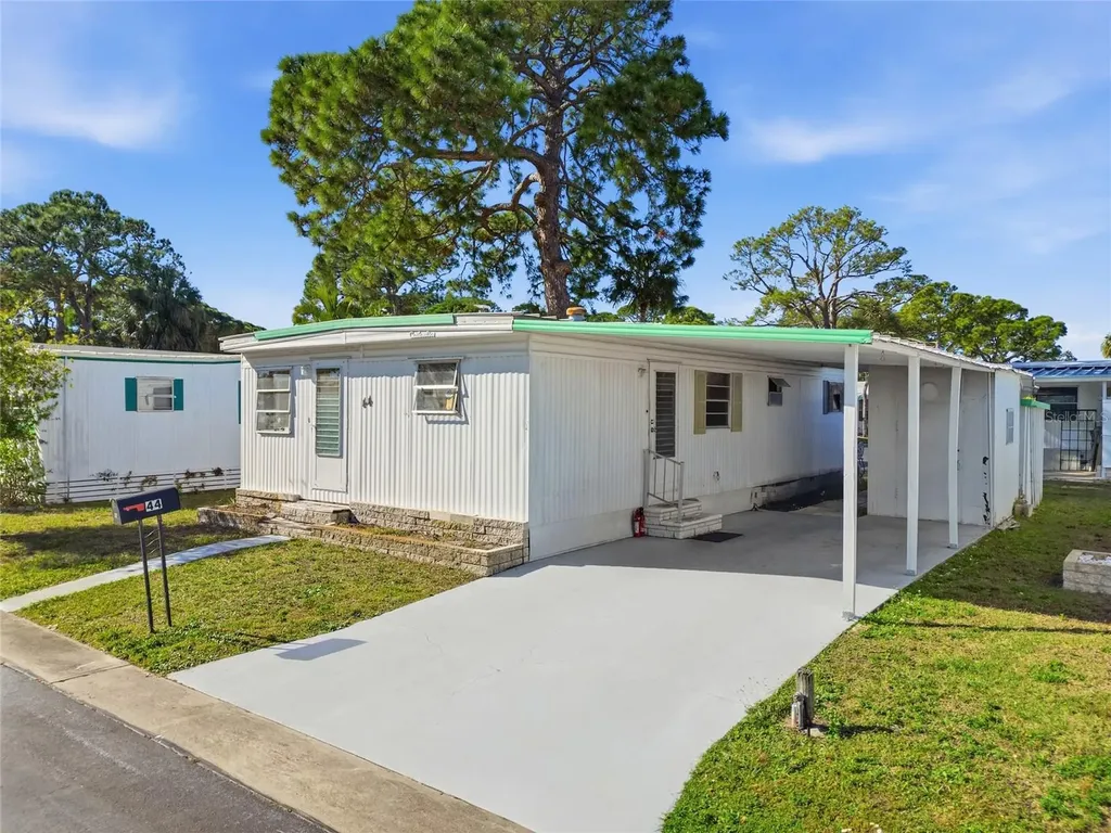 7803 46th Avenue N St Petersburg FL 33709