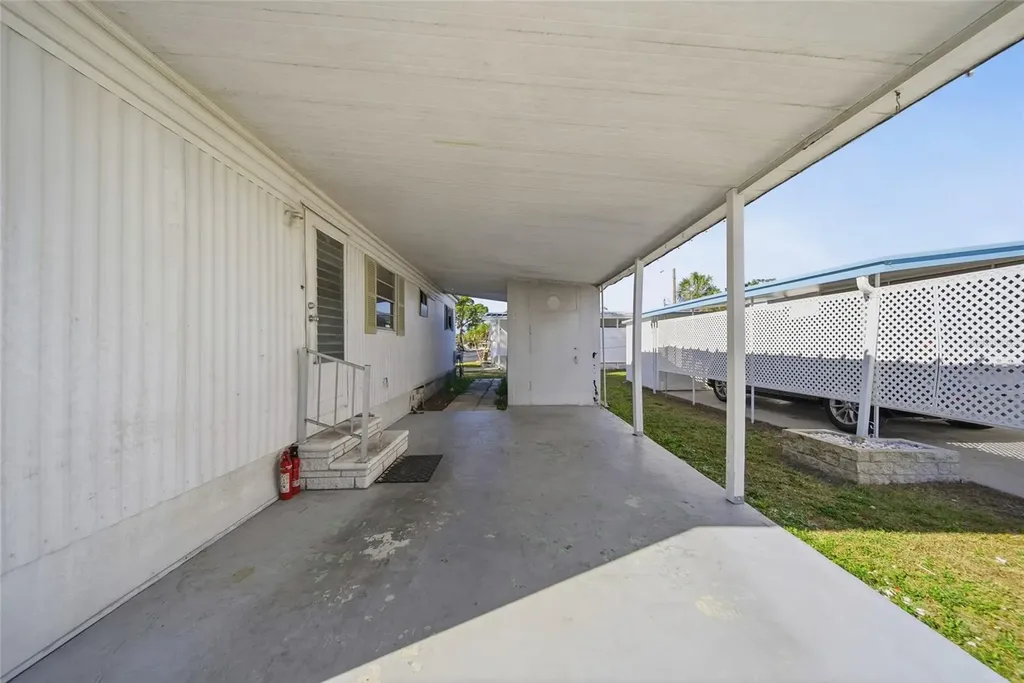 7803 46th Avenue N St Petersburg FL 33709