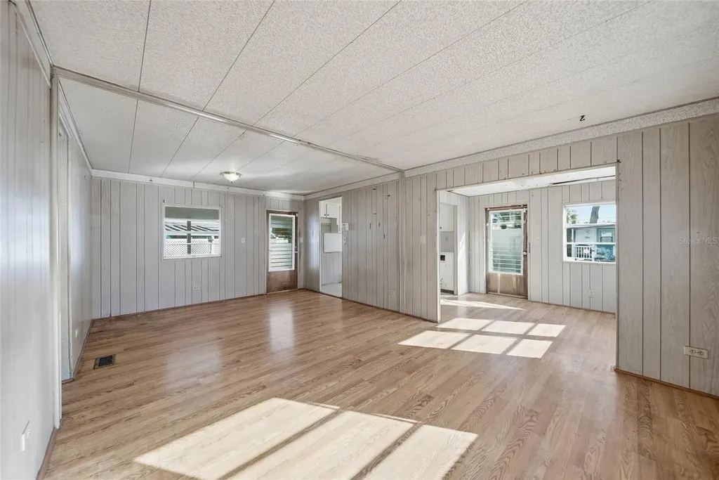 7803 46th Avenue N St Petersburg FL 33709