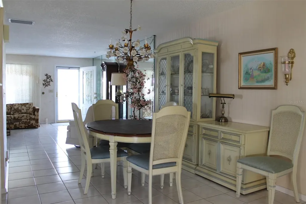 9242 36th Street N Pinellas Park FL 33782