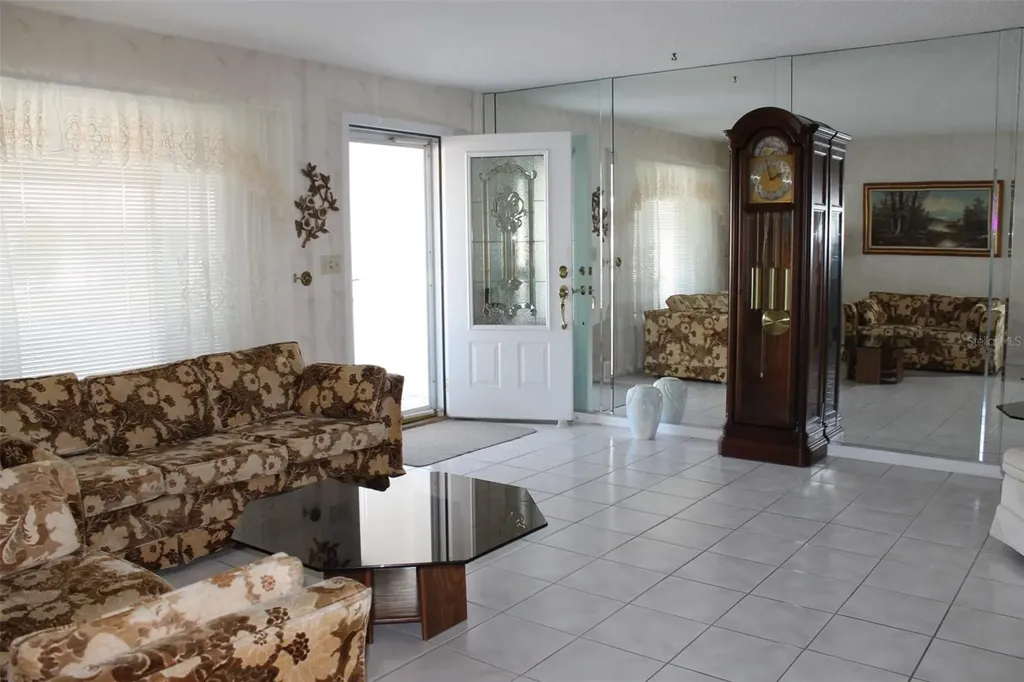 9242 36th Street N Pinellas Park FL 33782