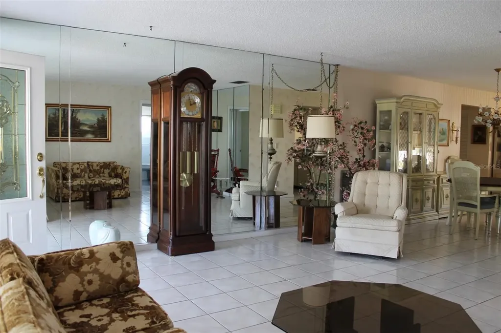 9242 36th Street N Pinellas Park FL 33782