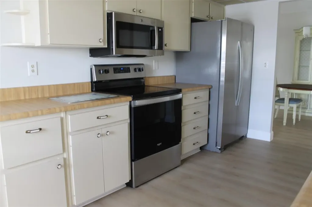 9242 36th Street N Pinellas Park FL 33782
